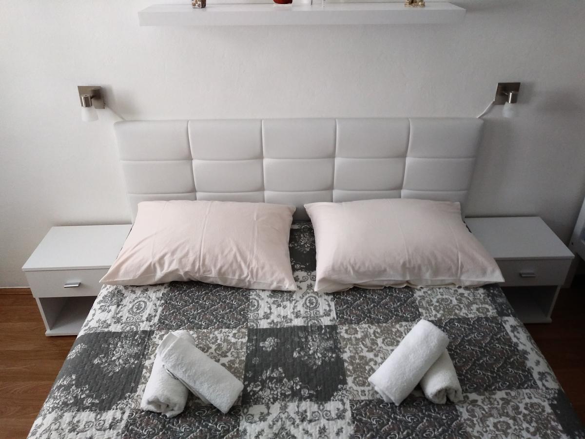 Apartment Doris Primošten Eksteriør billede